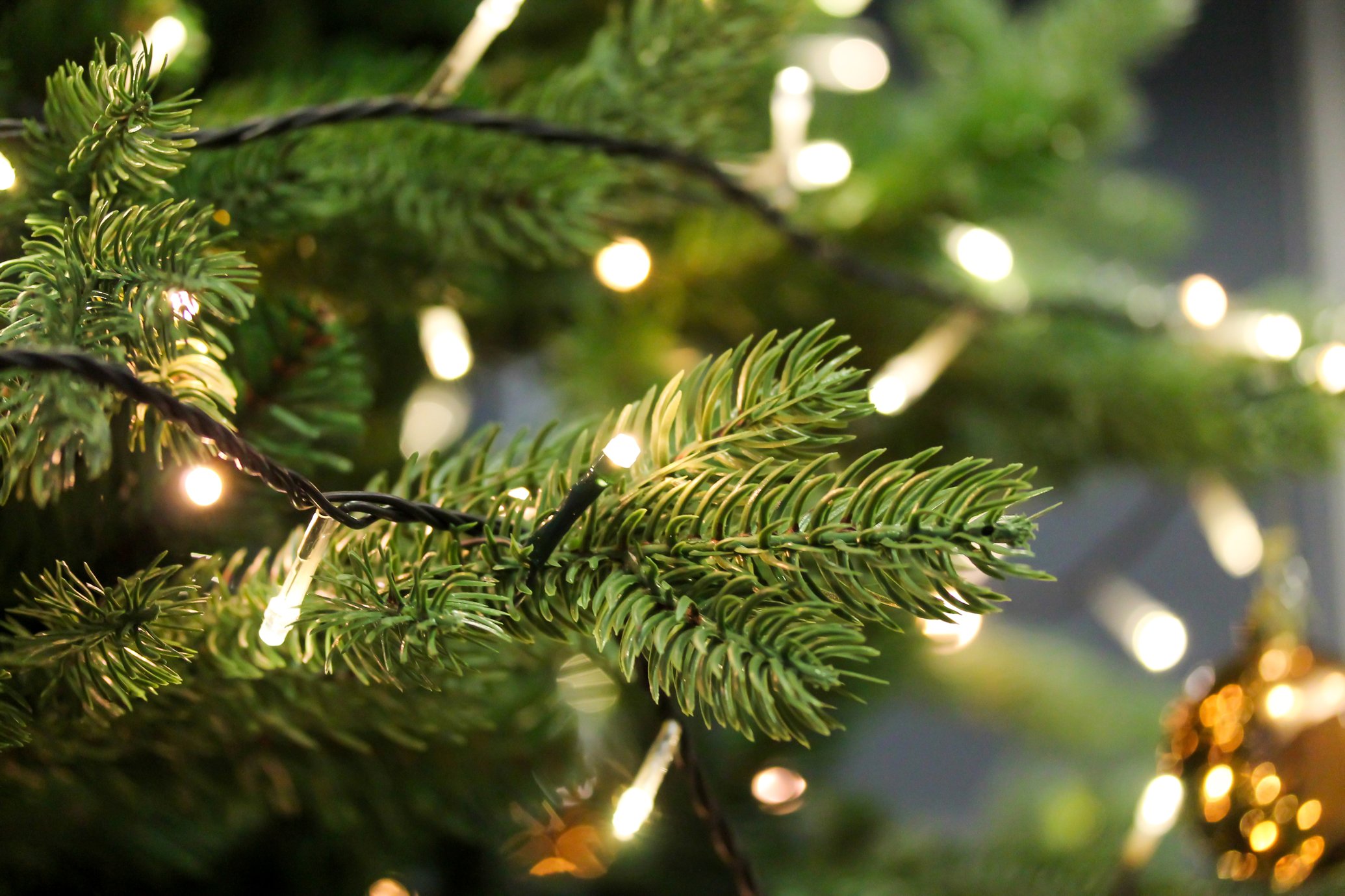 Here's How to Clean an Artificial Christmas Tree