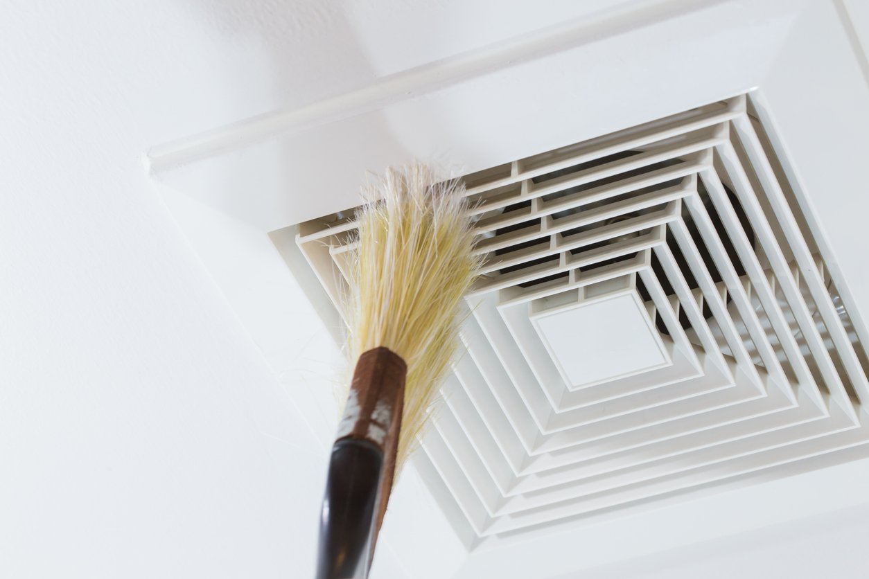 How to Clean Your Air Vents and Ducts This Spring