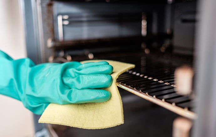 How to Properly Clean an Oven